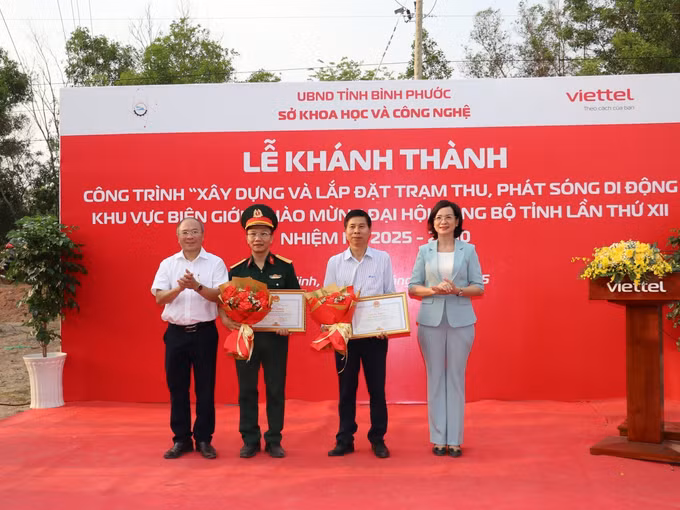 potal-binh-phuoc-khanh-thanh-cac-tram-thu-phat-song-di-dong-khu-vuc-bien-gioi-7924235-1.jpg