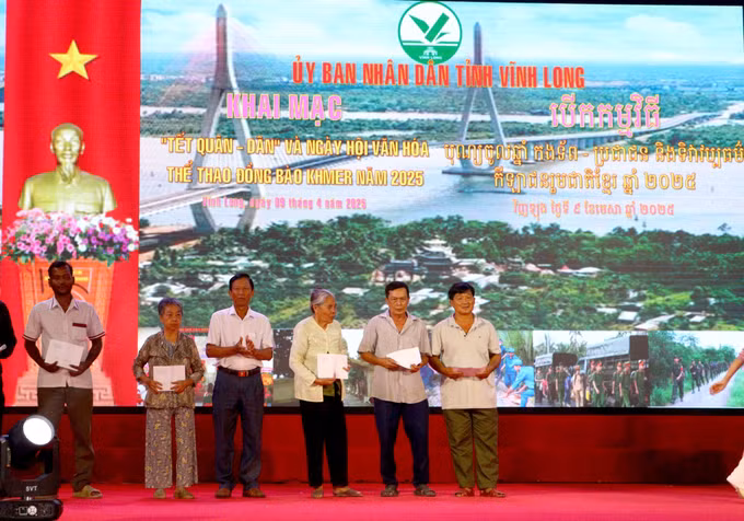 potal-vinh-long-khai-mac-tet-quan-dan-gan-voi-ngay-hoi-van-hoa-the-thao-dong-bao-khmer-nam-2025-7963119.jpg