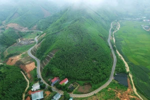 Tăng tốc thi công tuyến đường kết nối thị xã Nghĩa Lộ với cao tốc Hà Nội - Lào Cai