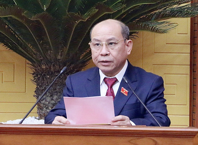 Chủ tịch UBND tỉnh Hòa Binh Bùi Đức Hinh phát biểu nhận nhiệm vụ. Ảnh: TTXVN phát potal-ong-bui-duc-hinh-duoc-bau-giu-chuc-chu-tich-ubnd-tinh-hoa-binh-7795247.jpg
