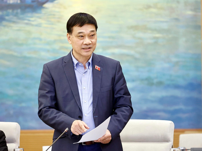 Chủ nhiệm Ủy ban Kinh tế của Quốc hội Vũ Hồng Thanh phát biểu. Ảnh: Doãn Tấn - TTXVN potal-ubtv-quoc-hoi-cho-y-kien-ve-du-an-tuyen-duong-sat-lao-cai-ha-noi-hai-phong-7848990.jpg