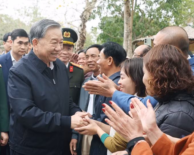 potal-tong-bi-thu-to-lam-va-doan-cong-tac-trung-uong-dang-huong-tuong-niem-cac-vua-hung-tai-khu-di-tich-lich-su-quoc-gia-dac-biet-den-hung-7840740.jpg