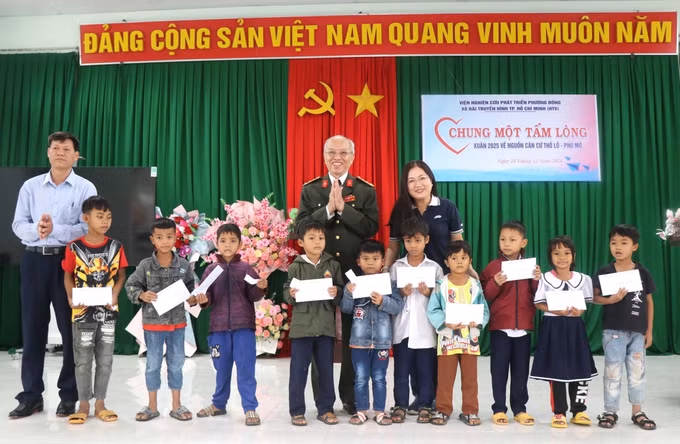 potal-phu-yen-trao-qua-tet-va-bo-giong-cho-dong-bao-dan-toc-thieu-so-7773488.jpg