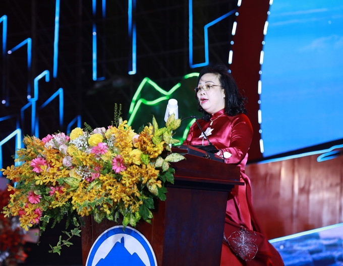 Bà Cao Thị Hòa An, Bí thư Tỉnh ủy, Chủ tịch HĐND tỉnh Phú Yên đọc diễn văn tại lễ kỷ niệm. Ảnh: Xuân Triệu - TTXVN potal-le-ky-niem-50-nam-ngay-giai-phong-tinh-phu-yen-7948315.jpg