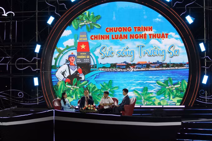 potal-50-nam-thong-nhat-dat-nuoc-chuong-trinh-chinh-luan-nghe-thuat-suc-song-truong-sa-8004805.jpg