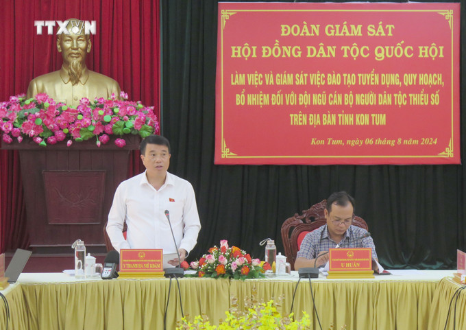 Chủ tịch Hội đồng Dân tộc Quốc hội Y Thanh Hà Niê Kđăm phát biểu tại buổi làm việc. Ảnh: Dư Toán – TTXVN vna_potal_doan_giam_sat_cua_hoi_dong_dan_toc_quoc_hoi_lam_viec_tai_kon_tum_7524307.jpg