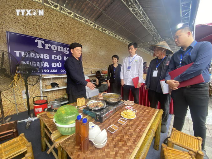 Các món ăn tiêu biểu, đặc sắc của đồng bào các dân tộc Hà Giang tham dự Lễ hội. Ảnh: Minh Tâm-TTXVN vna_potal_khong_gian_van_hoa_am_thuc_tai_le_hoi_van_hoa_du_lich_am_thuc_quoc_te_-_ha_giang_lan_thu_nhat_nam_2024_7297276.jpg