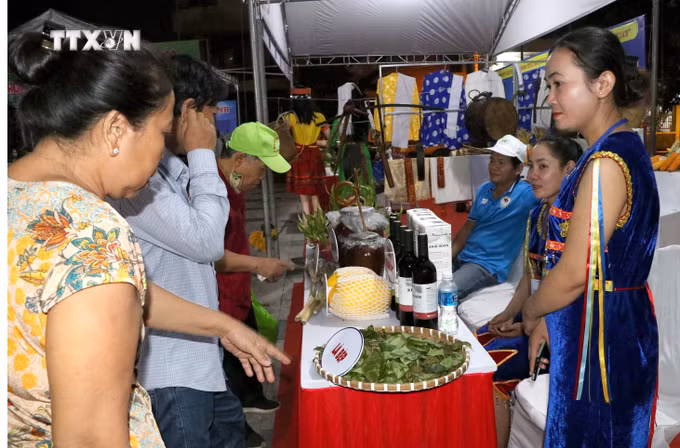 vna_potal_khai_mac_ngay_hoi_van_hoa_cac_dan_toc_thieu_so_va_mien_nui_tinh_binh_thuan_lan_thu_nhat_7751749.jpg