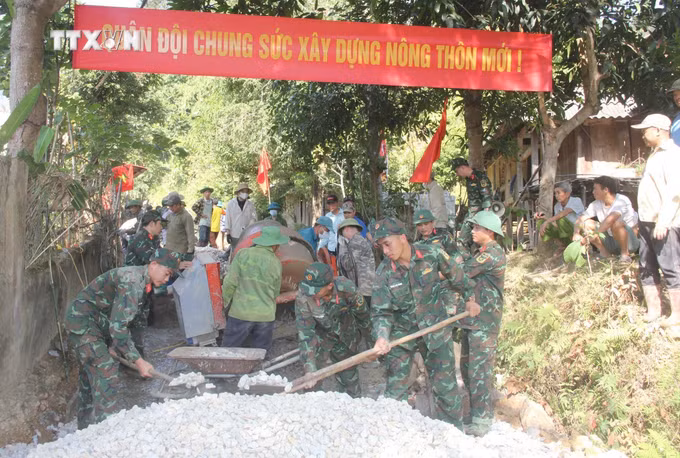 vna_potal_son_la_xuan_doan_ket_tet_tham_tinh_quan_dan_7190847.jpg