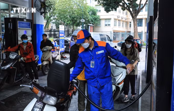 vna_potal_gia_xang_dau_dong_loat_tang_manh_6674251 (1).jpeg