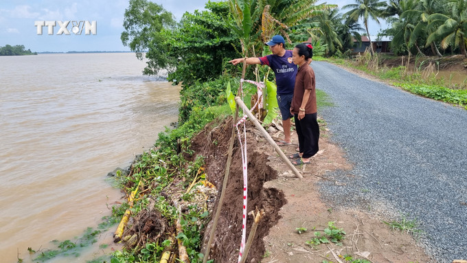 vna_potal_nhieu_tuyen_duong_ven_song_hau_cau_ke_tra_vinh_bi_sat_lo_nghiem_trong_7508831.jpg