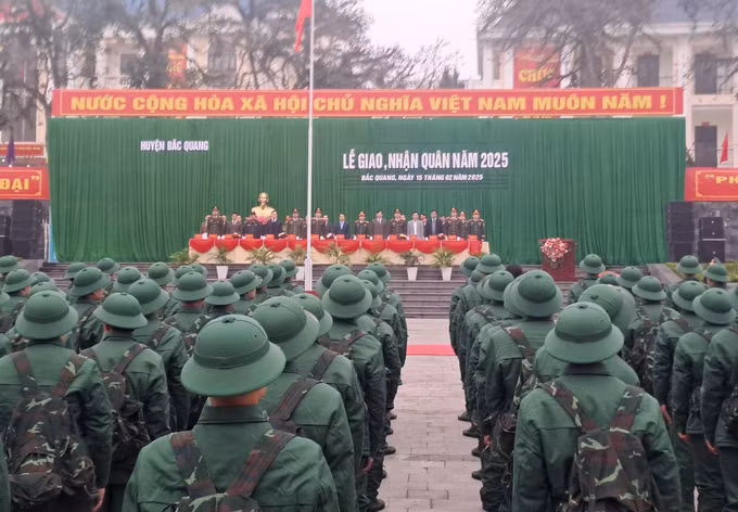 potal-ha-giang-to-chuc-le-giao-nhan-quan-nam-2025-7857685.jpg