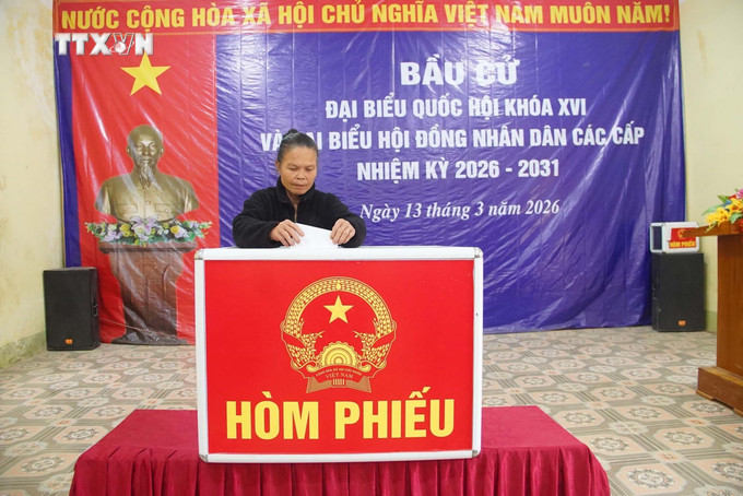 vna-potal-bau-cu-quoc-hoi-va-hdnd-12-xa-mien-nui-tinh-nghe-an-tien-hanh-bo-phieu-som-8638131.jpg
