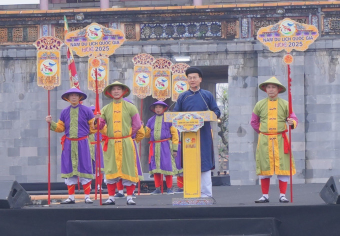 Giám đốc Trung tâm Bảo tồn Di tích Cố đô Huế Hoàng Việt Trung phát biểu tại Lễ Công bố Năm du lịch quốc gia và Festival Huế 2025. Ảnh: Mai Trang - TTXVN potal-hue-cong-bo-nam-du-lich-quoc-gia-va-festival-hue-2025-7785650.jpg