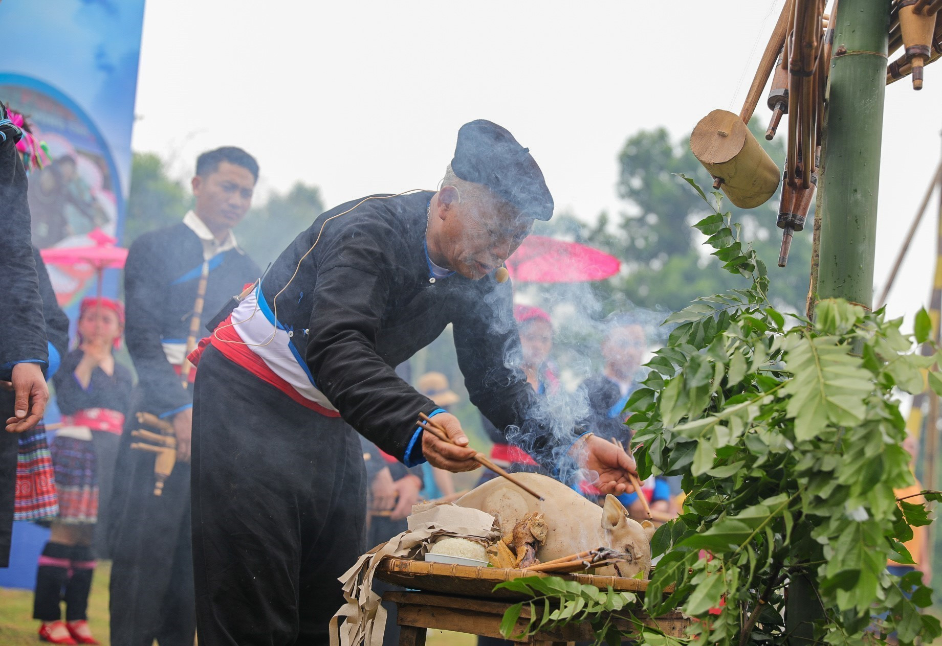 Tái hiện Lễ Gầu tào của dân tộc Mông tỉnh Lai Châu. Ảnh: Khánh Hoà - TTXVN potal-tai-hien-le-gau-tao-cua-dan-toc-mong-va-cac-hoat-dong-tai-lang-van-hoa-du-lich-cac-dan-toc-viet-nam-8007862.jpg
