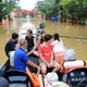 Lực lượng chức năng Lào Cai căng mình cứu hộ người dân vùng ngập lụt