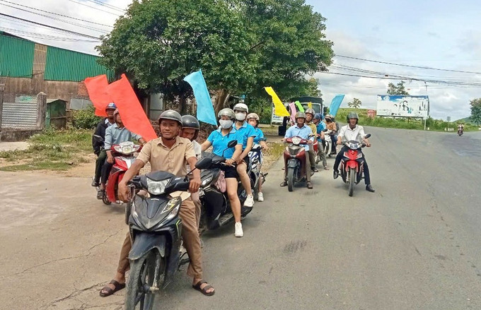 Những buổi ra quân tuyên truyền, vận động chị em DTTS trong dự án 8 tại xã Ea Sô. ttt-8.jpg