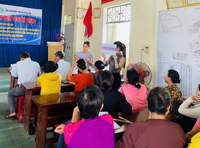 Buổi tuyên truyền, trang bị kiến thức về chuyển đổi số và phòng chống lừa đảo trên mạng cho chị em DTTS. ttt-9.jpg