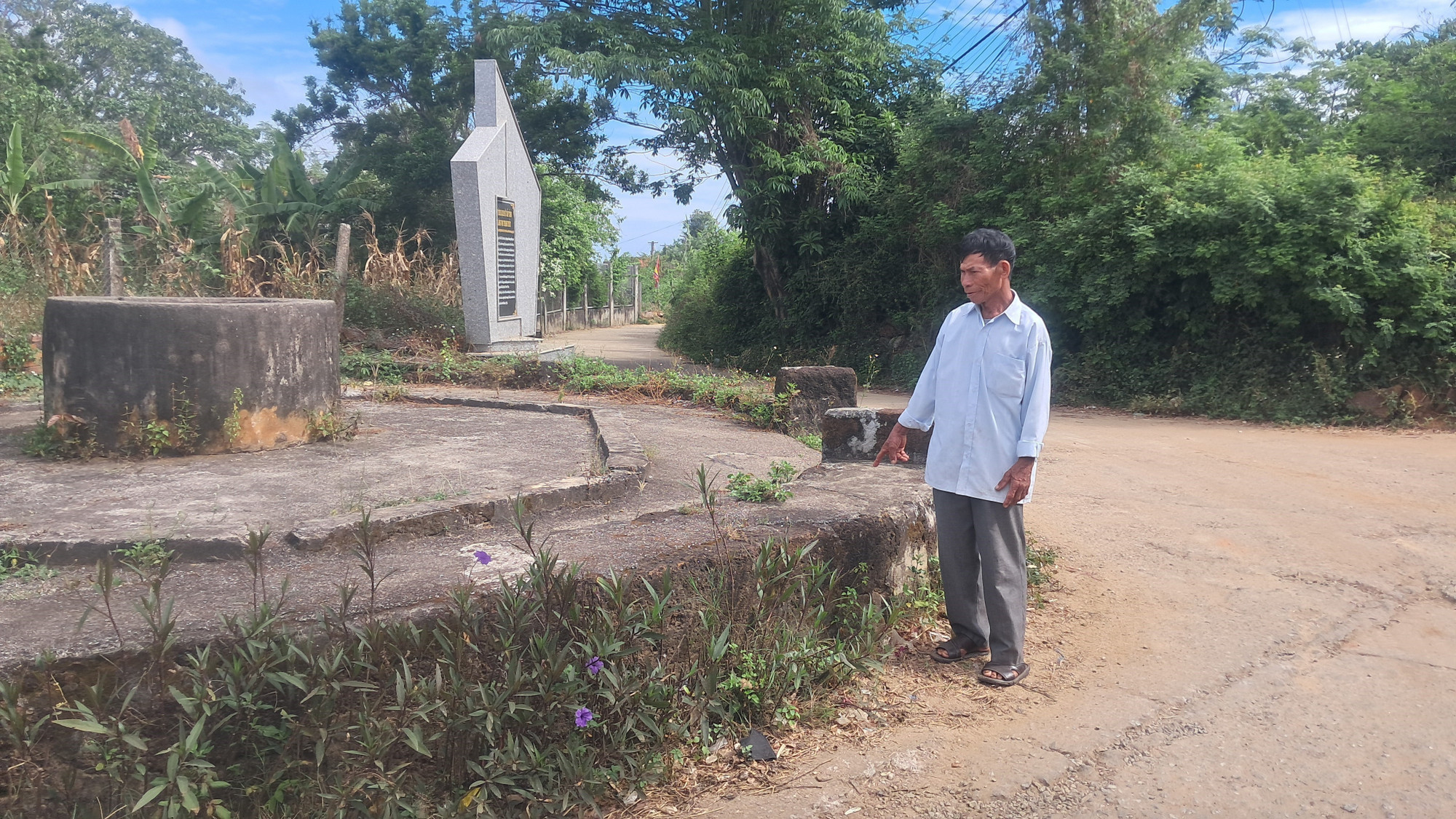 Giếng nước được xây dựng từ đá ong tại xã Bình Hải (huyện Bình Sơn, Quảng Ngãi). nha-da-ong4-210525.jpg