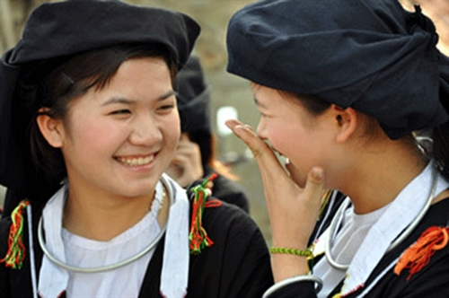 Nữ phục của người Sán Dìu