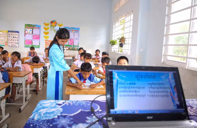 Cô Thạch Thị Phắt Cà Đi ứng dụng công nghệ, đổi mới phương pháp trong giảng dạy tiếng Khmer cho học sinh vùng biên Tây Ninh.