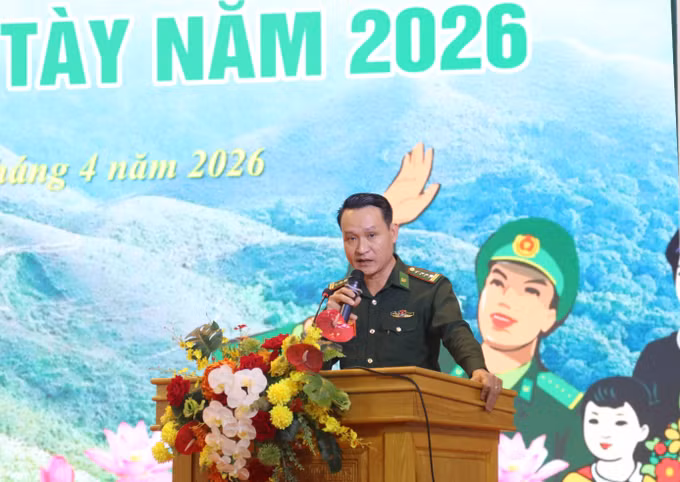 Đại tá Lều Minh Tiến, Phó Chỉ huy trưởng Bộ đội Biên phòng tỉnh Lạng Sơn phát biểu tại hội thi.