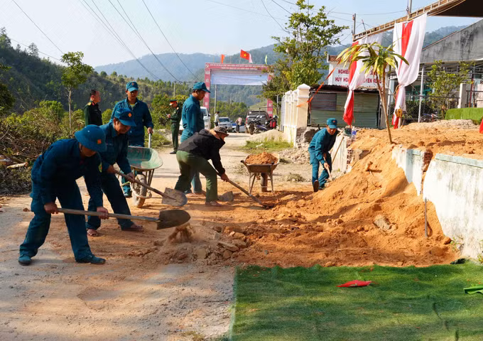 Công tác chuẩn bị khởi công xây dựng trường phổ thông nội trú liên cấp Tiểu học – Trung học cơ sở xã biên giới Đăk Plô, tỉnh Quảng Ngãi được gấp rút triển khai.