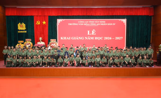 Thầy và trò Trường Văn hóa Công an nhân dân IV sẵn sàng bước vào năm học mới với quyết tâm học tập, rèn luyện tốt. Ảnh: Giang Phương/TTXVN