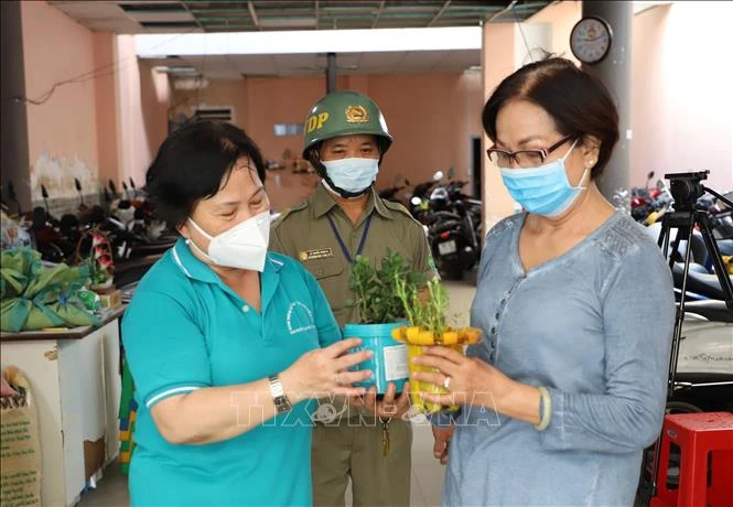 Thành phố Hồ Chí Minh: Đổi rác thải nhựa lấy gạo để bảo vệ môi trường