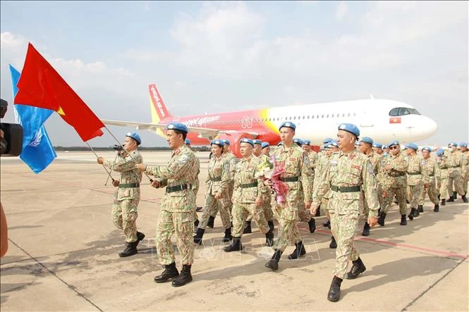 Lực lượng Bệnh viện dã chiến 2.3 lên đường làm nhiệm vụ tại Bentiu, Nam Sudan. Ảnh: Thanh Vũ - TTXVN