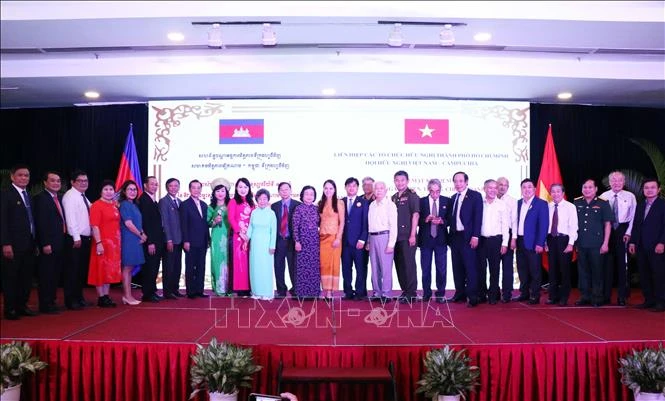 Vun đắp, phát triển mối quan hệ hữu nghị truyền thống, hợp tác toàn diện Việt Nam - Campuchia