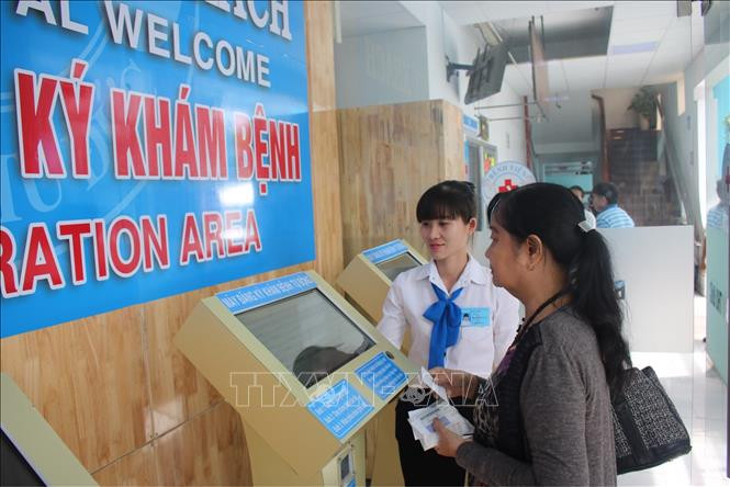 Liên thông khám chữa bệnh bảo hiểm y tế tuyến tỉnh: Người dân mừng, bệnh viện lo