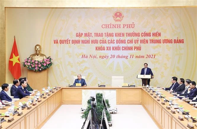 Trao tặng khen thưởng và quyết định nghỉ hưu cho 10 đồng chí Ủy viên Trung ương Đảng khóa XII khối Chính phủ