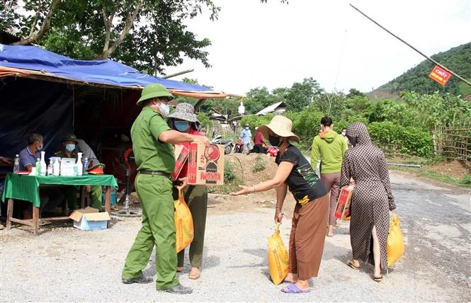 Vùng cao Nghệ An gồng mình chống dịch COVID-19 