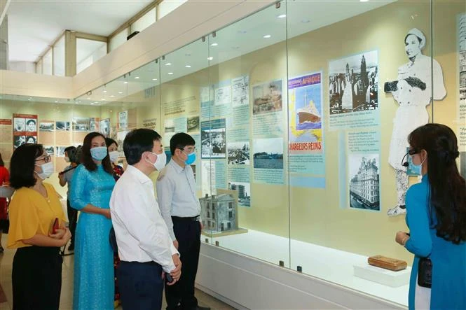 Khai mạc trưng bày chuyên đề “Người đi tìm hình của Nước"