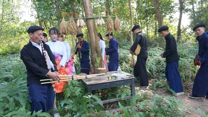 Tái hiện Lễ cúng thần rừng đầu nguồn của đồng bào dân tộc Mông