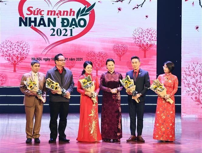 Chủ tịch Quốc hội Nguyễn Thị Kim Ngân: Phát huy truyền thống, khơi dậy tình yêu thương để sức mạnh đoàn kết, nhân ái không ngừng lan tỏa