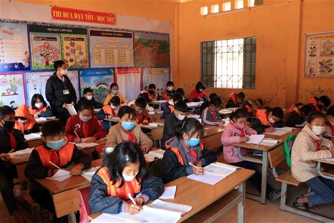 Vùng cao Sơn La khó khăn khi đưa học sinh các điểm trường lẻ về trung tâm