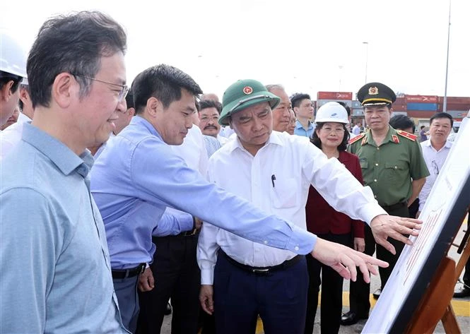 Thủ tướng Nguyễn Xuân Phúc: Tập trung phát triển cảng Cái Mép – Thị Vải ngang tầm khu vực vào năm 2030