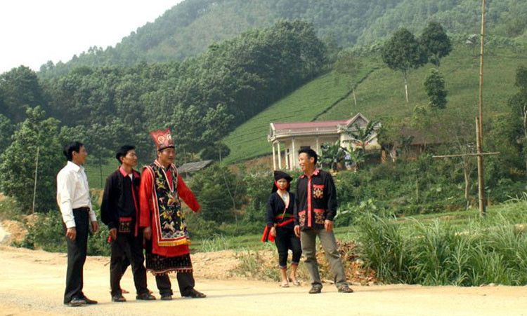 Phú Thọ quan tâm thực hiện chính sách cho người có uy tín trong đồng bào dân tộc thiểu số