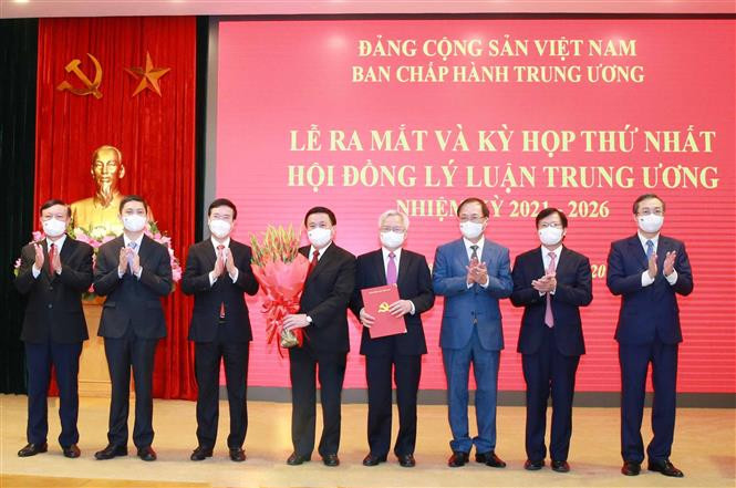 Ra mắt Hội đồng Lý luận Trung ương nhiệm kỳ 2021 - 2026