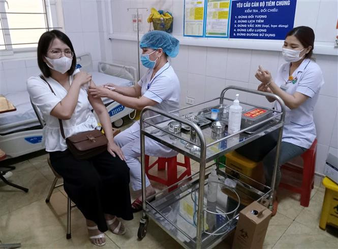 Bộ Y tế yêu cầu đẩy nhanh tiến độ tiêm chủng vaccine phòng COVID-19