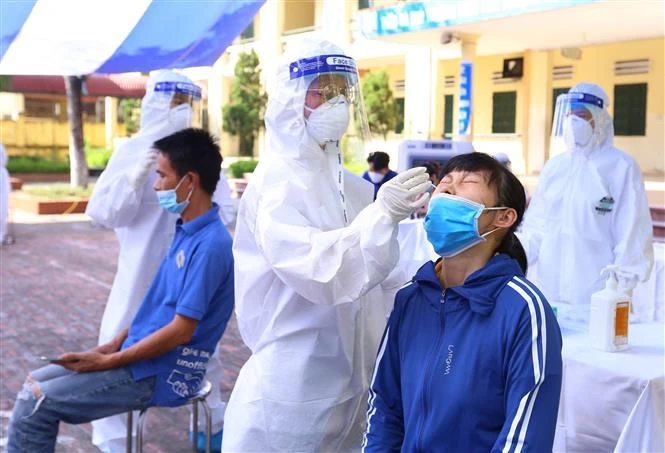Dịch COVID-19: Ngày 11/9 ghi nhận 11.932 ca nhiễm mới, 12.541 người khỏi bệnh