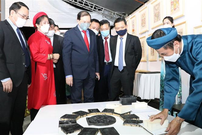 Khai mạc triển lãm “Di sản văn hóa, danh thắng Việt Nam và sản phẩm thủ công truyền thống” năm 2021