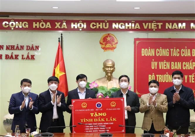 Đẩy mạnh xét nghiệm, phát hiện sớm, phân loại nguy cơ, điều trị kịp thời, hạn chế tử vong do COVID-19