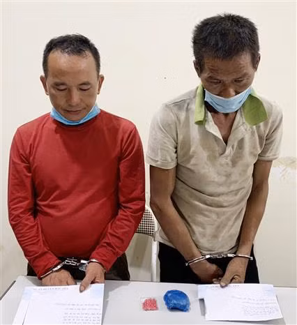 Bắt giữ 2 đối tượng Giàng A May và Hạng A Lềnh mua bán, tàng trữ trái phép chất ma túy