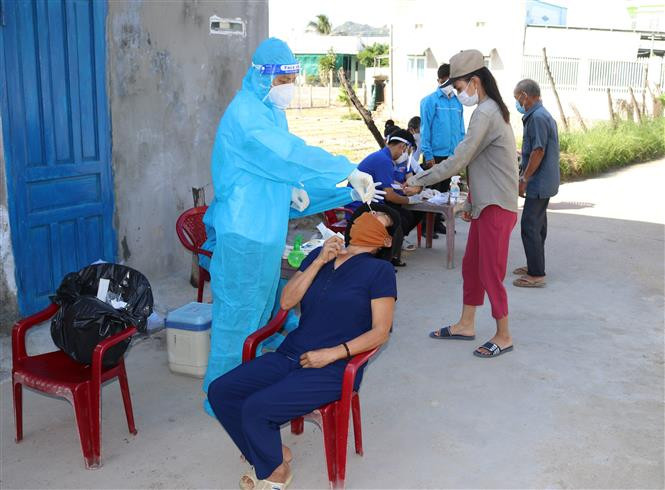 Dịch COVID-19: Thêm 7.487 ca mắc mới tại 60 tỉnh, thành phố, gần 2.000 ca khỏi bệnh