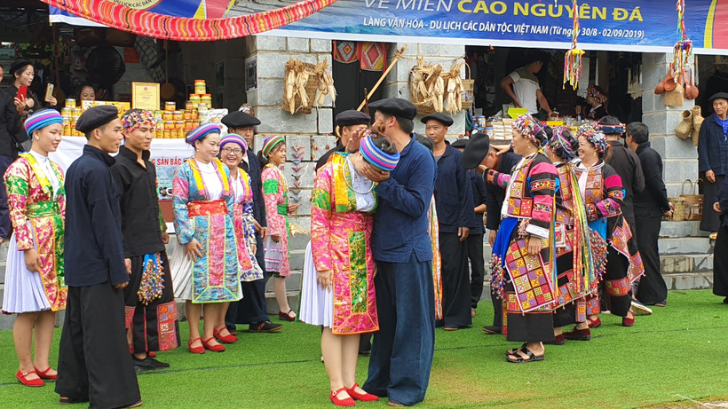 Nhiều hoạt động văn hóa đặc sắc dịp nghỉ lễ 30/4, 1/5 tại Làng Văn hóa - Du lịch các dân tộc Việt Nam