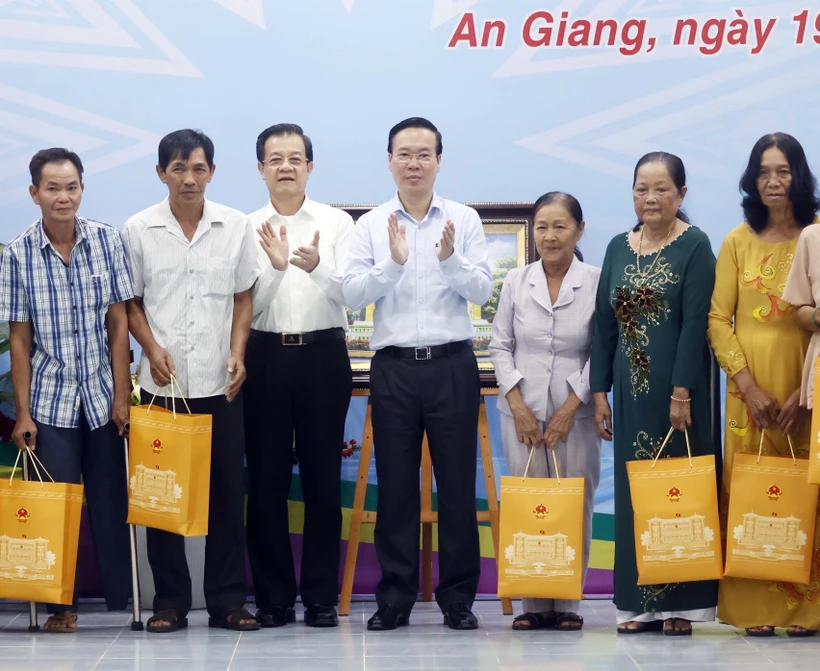 Chủ tịch nước Võ Văn Thưởng thăm xã nông thôn mới nâng cao tại thành phố Châu Đốc, An Giang