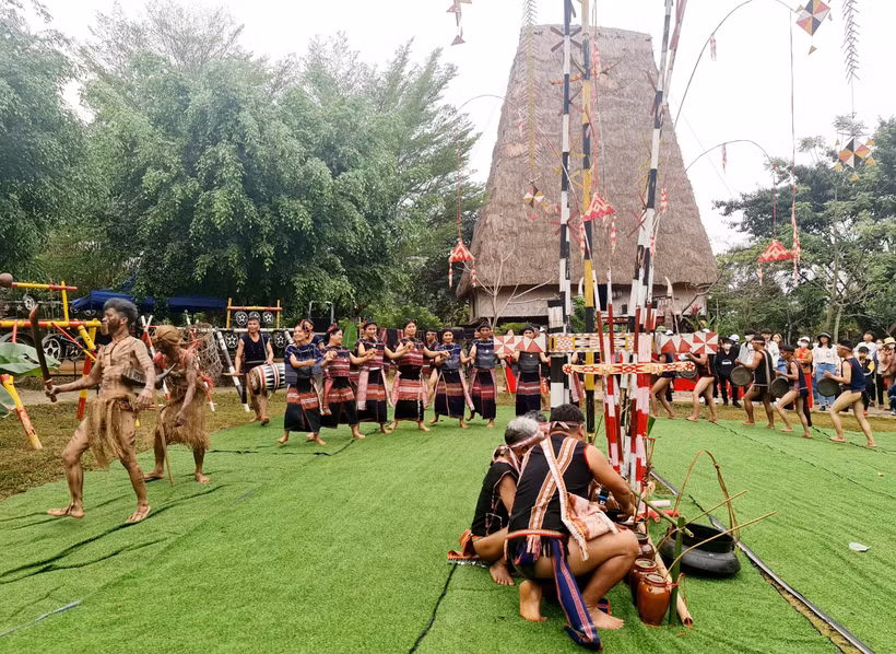 Lễ hội cầu an của đồng bào dân tộc Bahnar